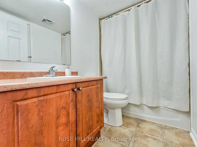 2002 - 3049 Finch Ave W