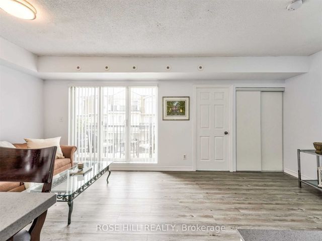 2002 - 3049 Finch Ave W