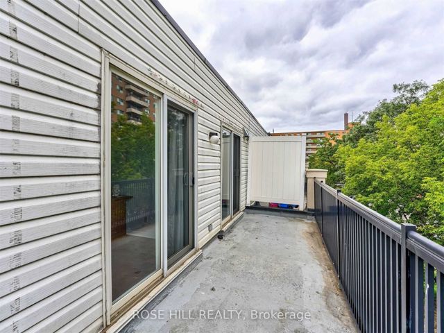 2002 - 3049 Finch Ave W