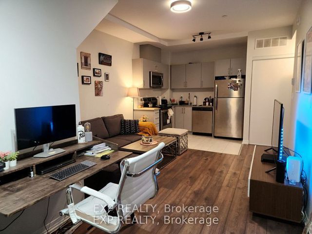 115 - 402 The East mall suite