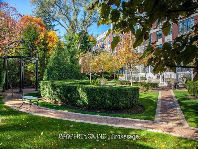 517 - 2855 Bloor St W