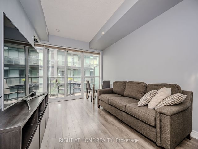917 - 15 James Finlay Way