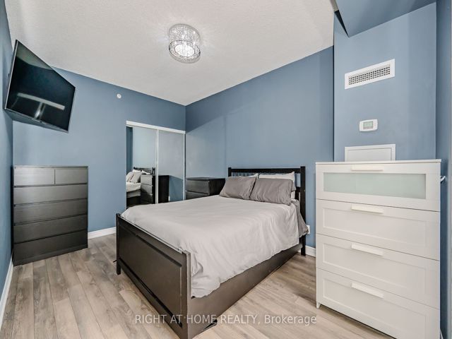 917 - 15 James Finlay Way