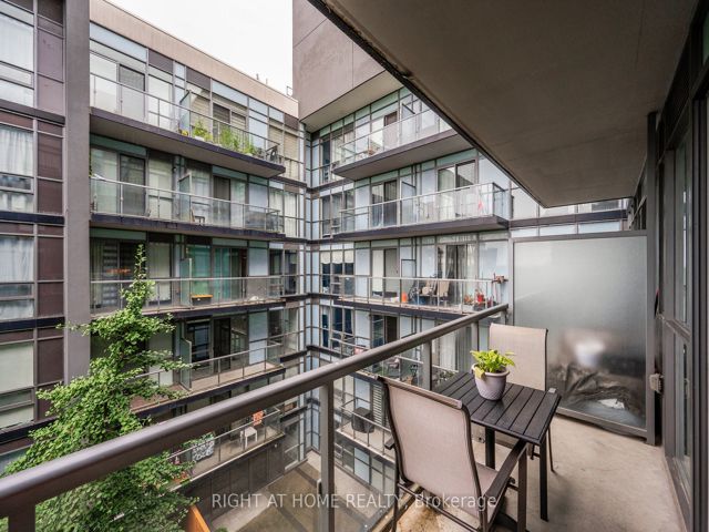 917 - 15 James Finlay Way