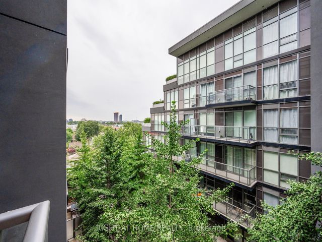 917 - 15 James Finlay Way