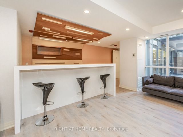 917 - 15 James Finlay Way