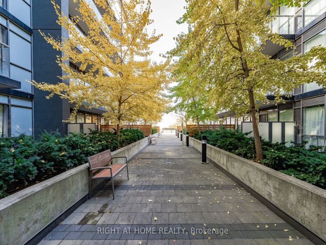 917 - 15 James Finlay Way