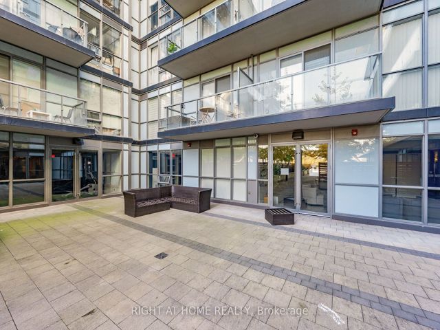 917 - 15 James Finlay Way