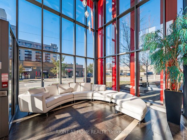 917 - 15 James Finlay Way