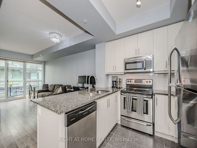 917 - 15 James Finlay Way