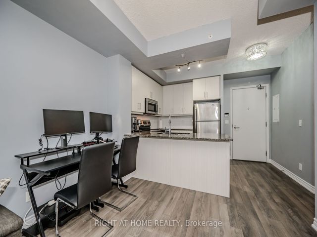 917 - 15 James Finlay Way