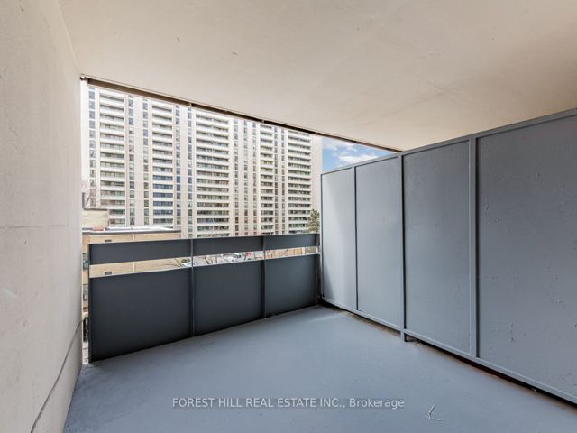 402 - 141 Lyon Crt