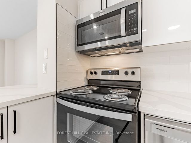 402 - 141 Lyon Crt