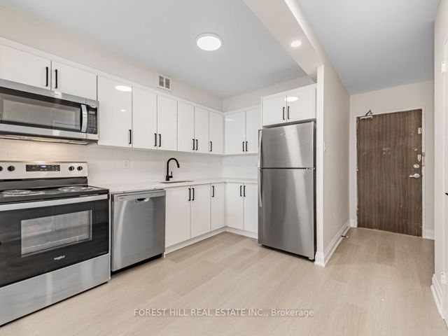 402 - 141 Lyon Crt