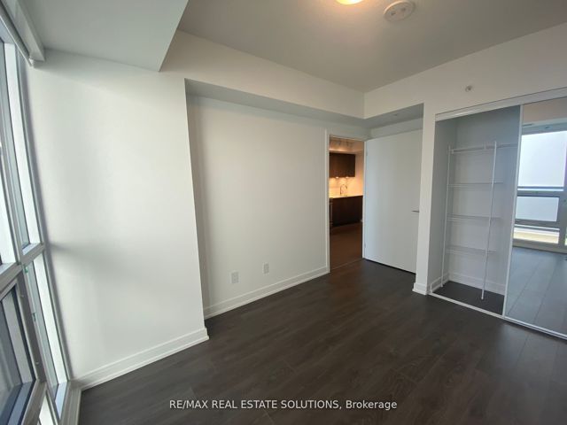 1611 - 30 Samuel Wood Way