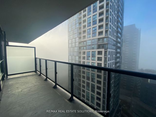 1611 - 30 Samuel Wood Way