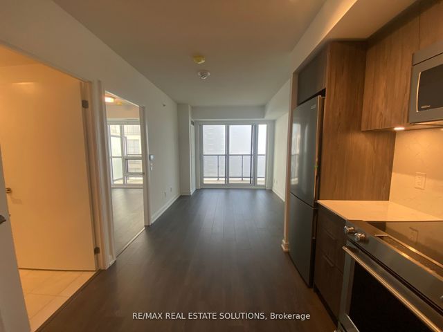 1611 - 30 Samuel Wood Way