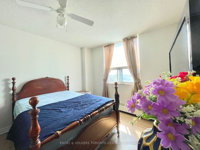 1003 - 3390 Weston Rd