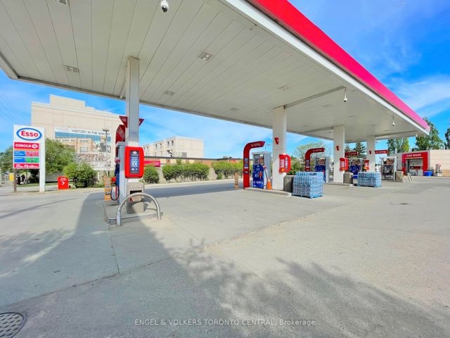 1003 - 3390 Weston Rd