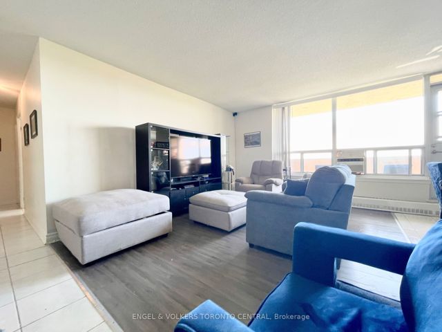 1003 - 3390 Weston Rd