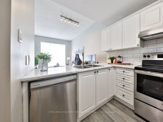 102 - 4198 Dundas St W
