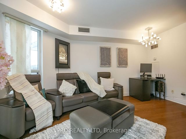 217 - 2119 Lake Shore Blvd W