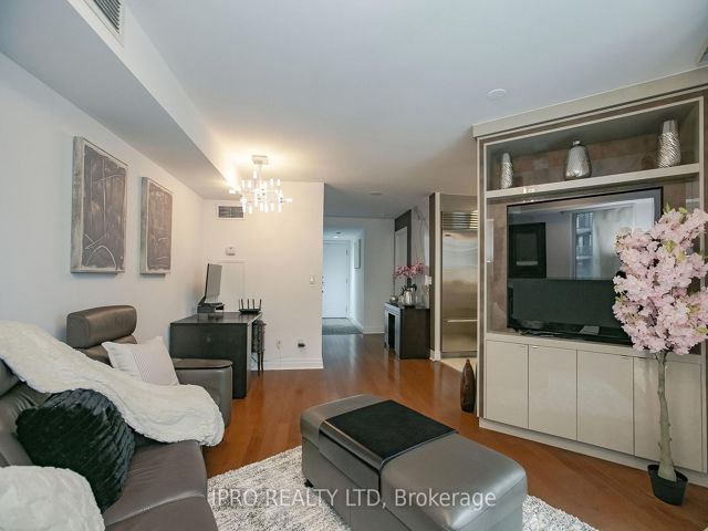 217 - 2119 Lake Shore Blvd W