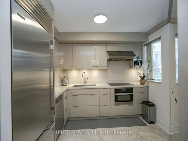 217 - 2119 Lake Shore Blvd W