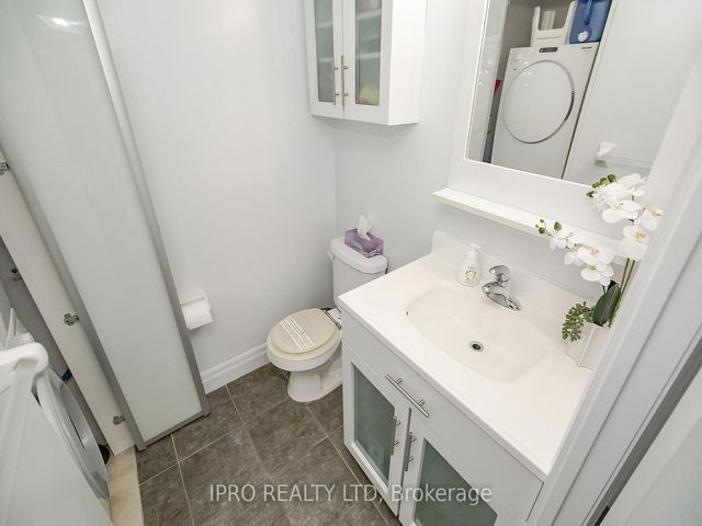 217 - 2119 Lake Shore Blvd W