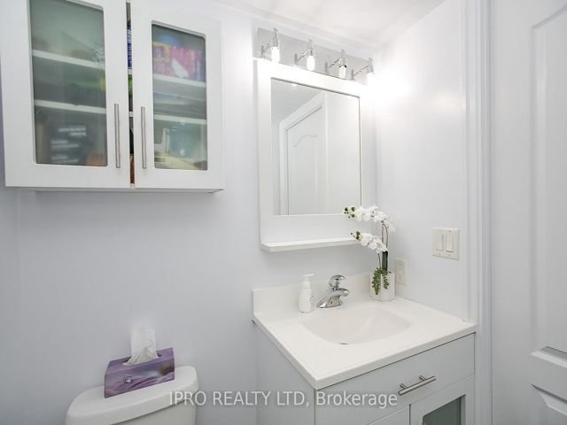 217 - 2119 Lake Shore Blvd W