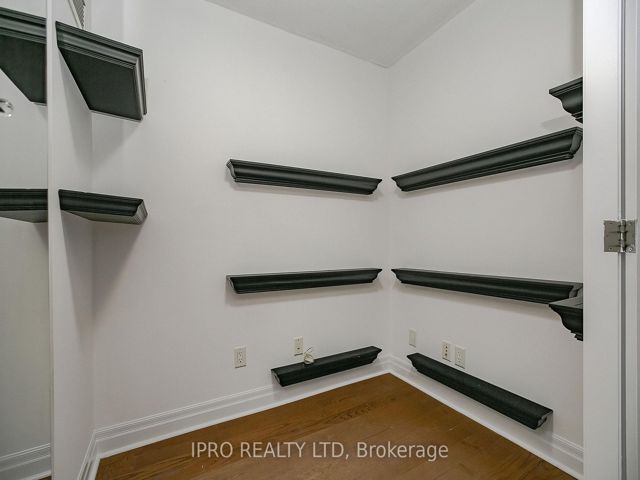 217 - 2119 Lake Shore Blvd W