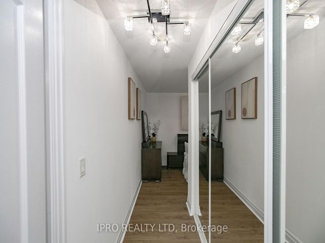 217 - 2119 Lake Shore Blvd W