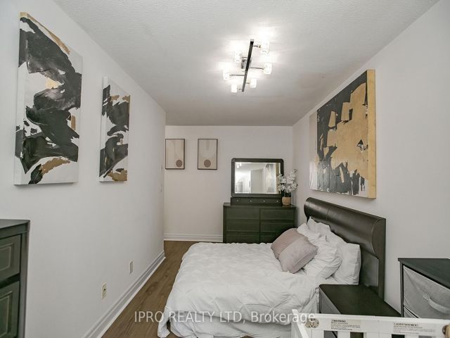 217 - 2119 Lake Shore Blvd W