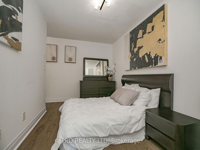 217 - 2119 Lake Shore Blvd W