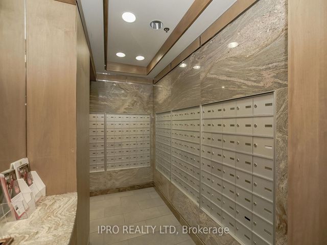 217 - 2119 Lake Shore Blvd W