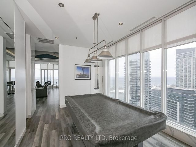 217 - 2119 Lake Shore Blvd W