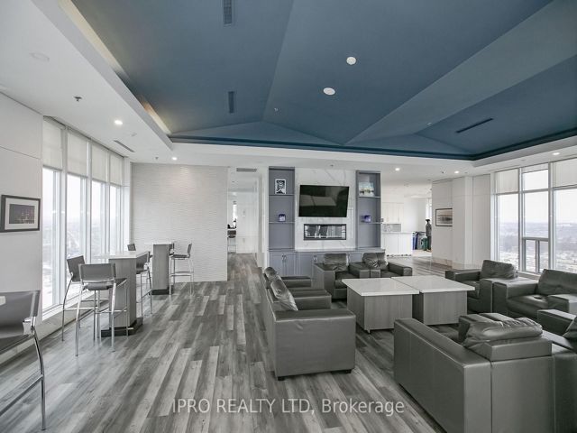 217 - 2119 Lake Shore Blvd W