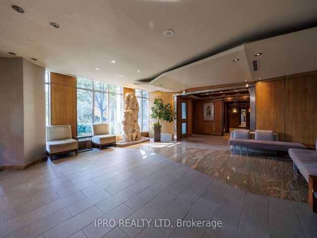 217 - 2119 Lake Shore Blvd W