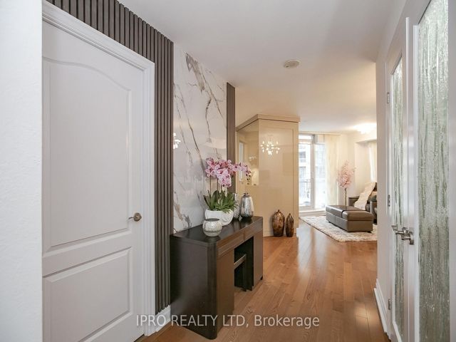 217 - 2119 Lake Shore Blvd W