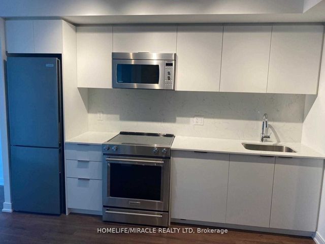 905 - 30 Samuel Wood Way