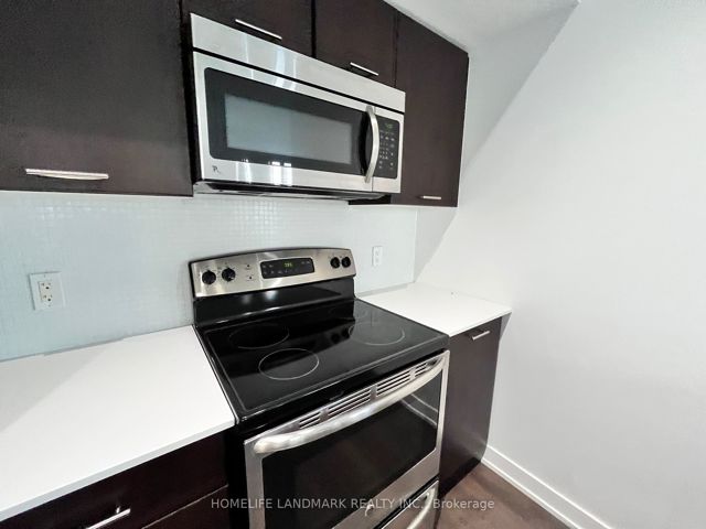 2703 - 2212 Lake Shore Blvd W