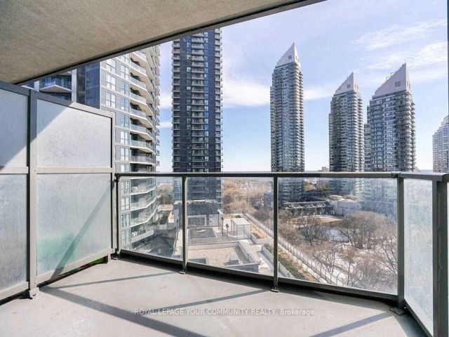 1002 - 36 Park Lawn Rd