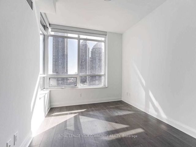 1002 - 36 Park Lawn Rd