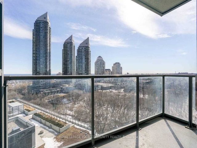 1002 - 36 Park Lawn Rd