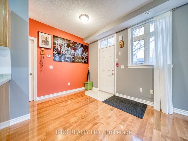 #2 - 1947 Lawrence Ave