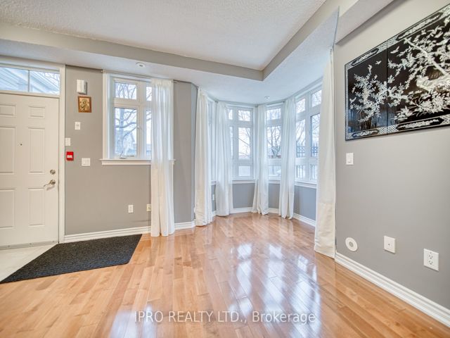 #2 - 1947 Lawrence Ave