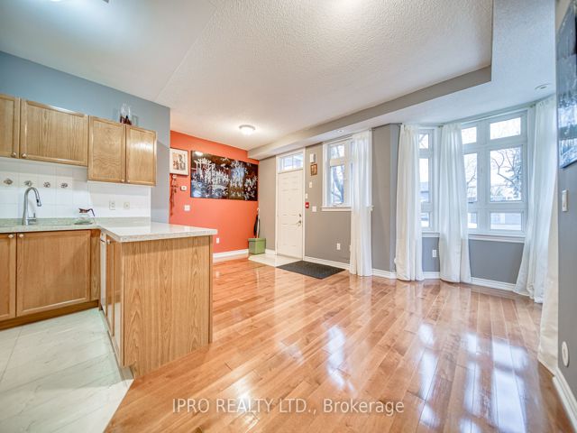 #2 - 1947 Lawrence Ave