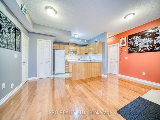 #2 - 1947 Lawrence Ave
