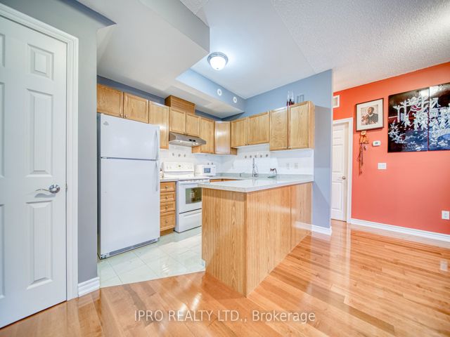 #2 - 1947 Lawrence Ave