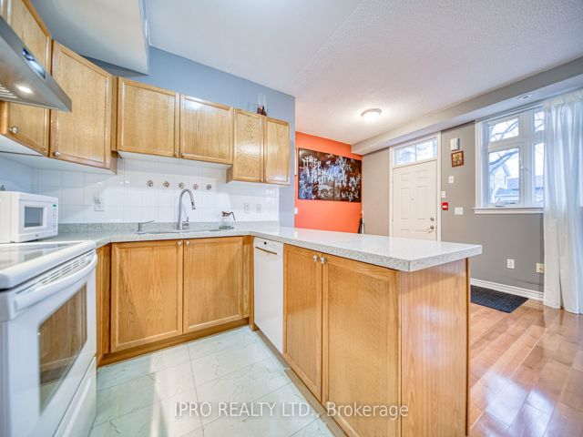 #2 - 1947 Lawrence Ave